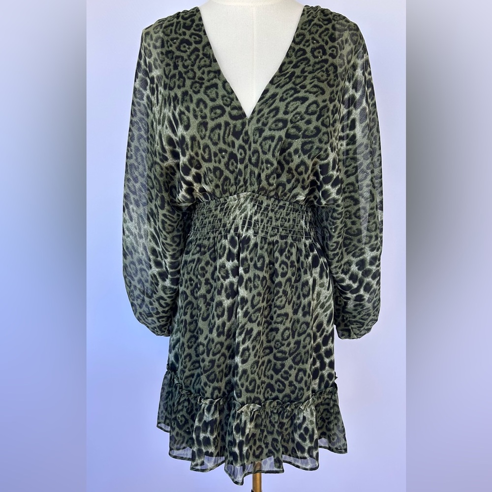 Lovestitch Women’s Green‎ Leopard Print Dress Batwing Smocked Waist Size Small